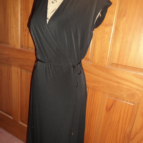Dress - Picture 4 of 6